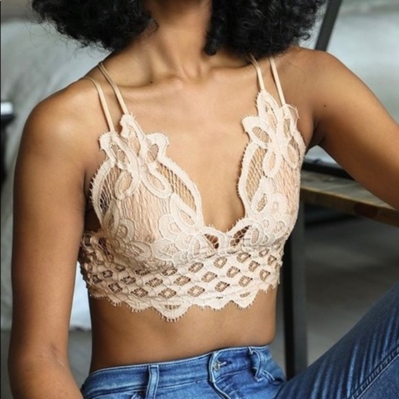 Nude Scalloped Crochet Boho Lace Bralette - Picture 1 of 2